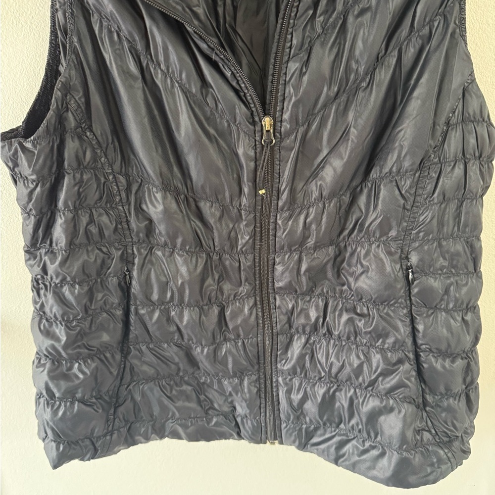 Athleta Black Puffer Vest - Picture 3 of 9